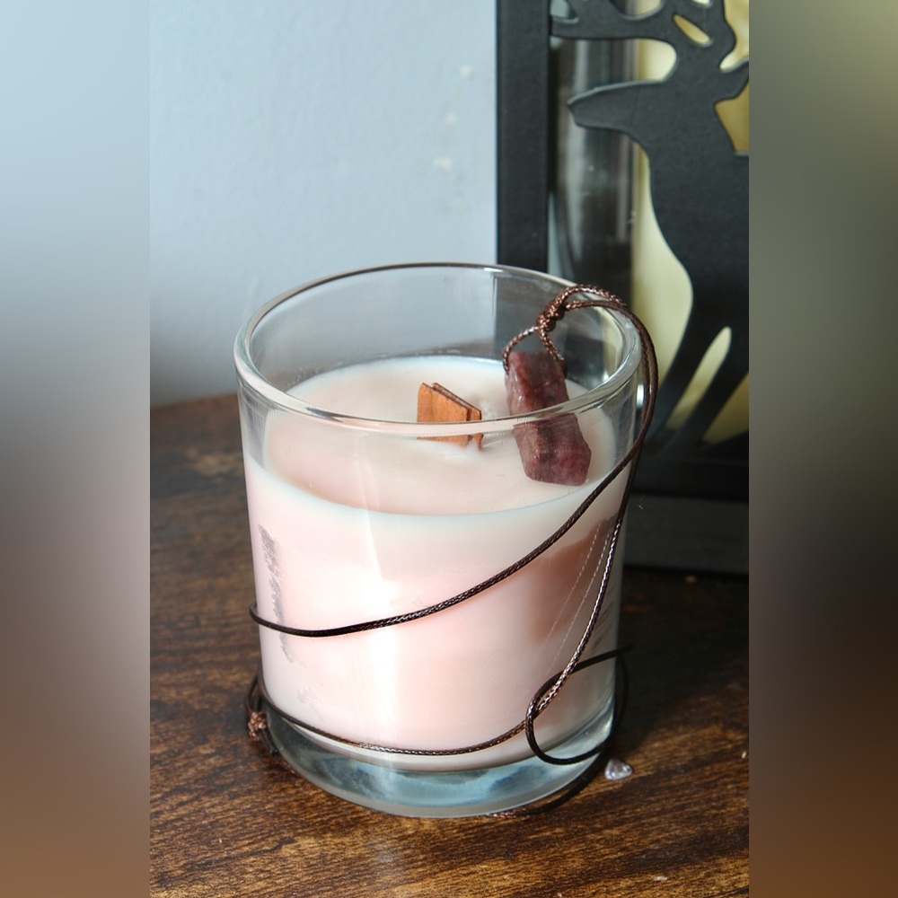 Natural Crystals Strawberry Quartz Soy Wax Affirmation Candle New Beginning Love